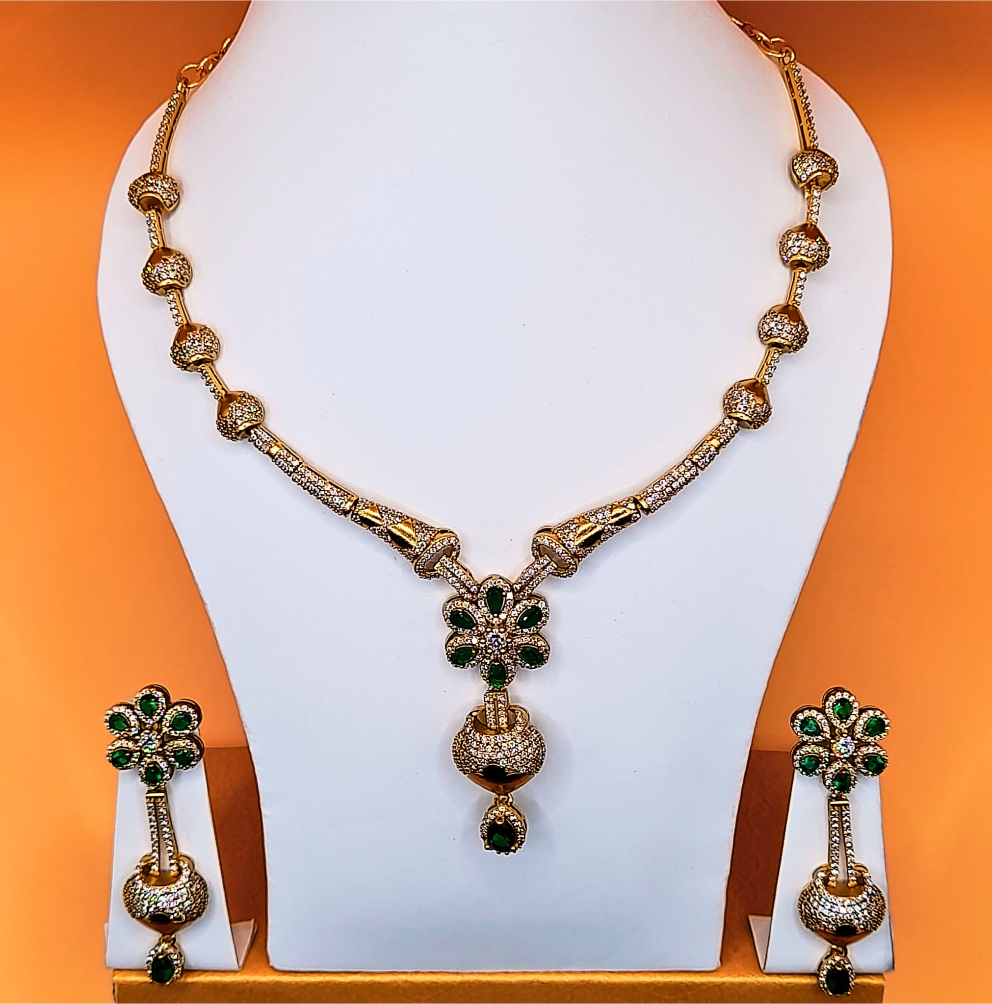 Royal Emerald Statement Necklace Set - view 3